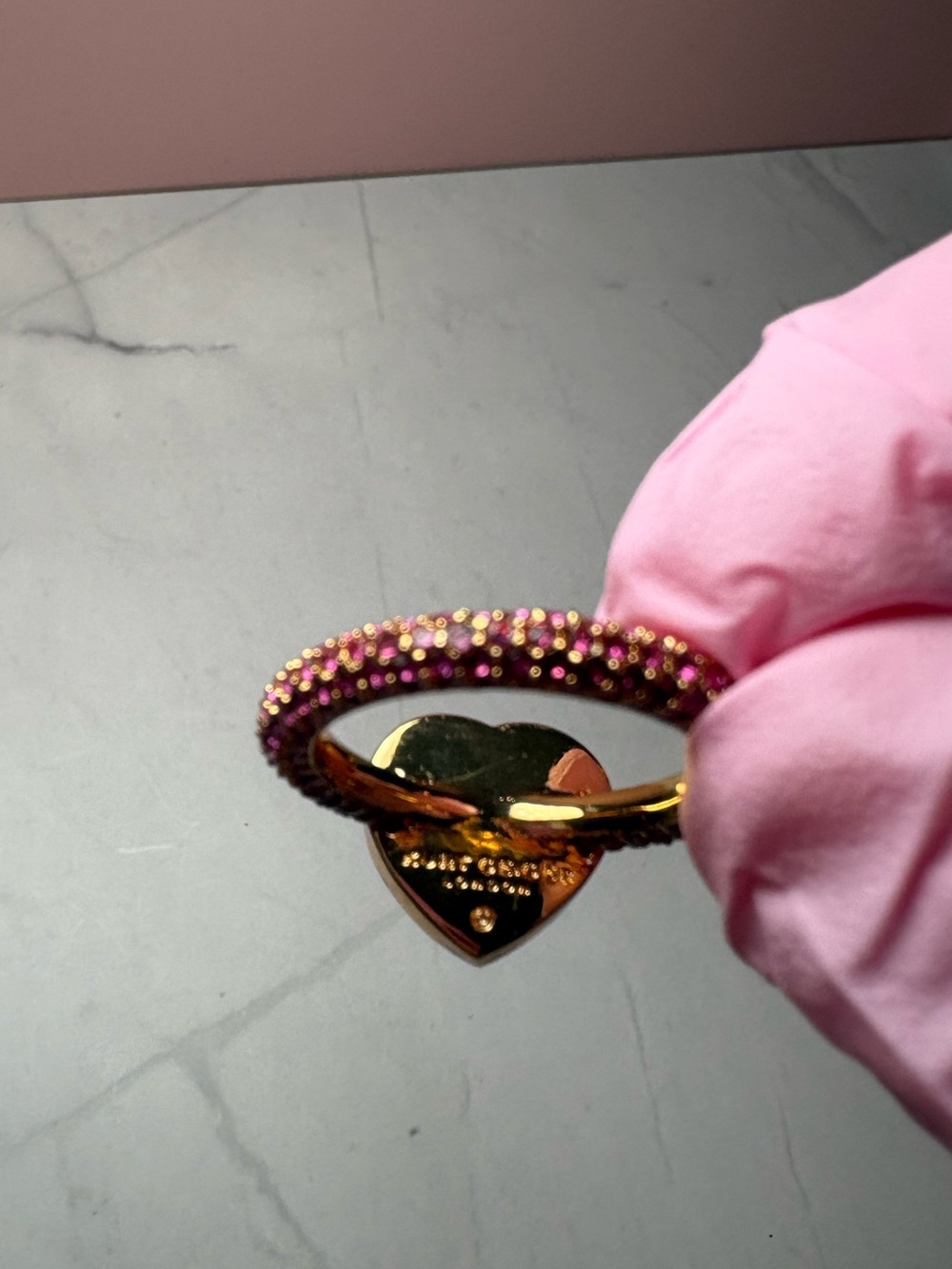 π Kurt Geiger Rainbow Heart Ring Size 9 - Picture 3 of 5